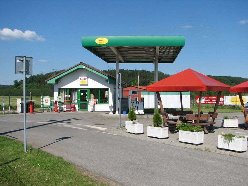 Velký Vřešťov – benzínová pumpa ve Velkém Vřešťově